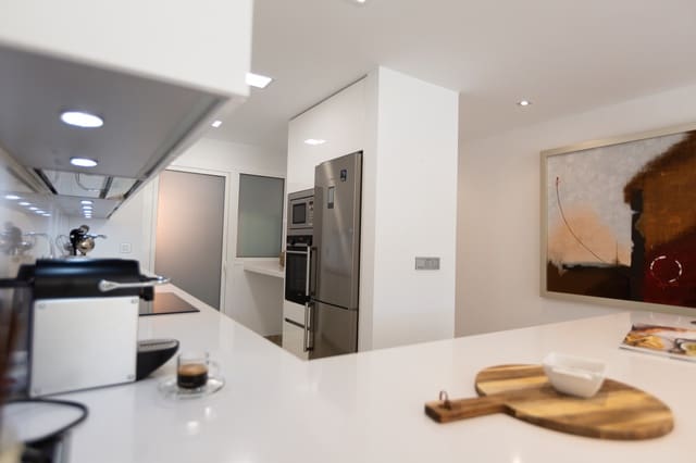 Apartamento de 3 habitaciones en Los Naranjos, Marbella en venta con garaje - 760.000 € (Ref: 8233899)