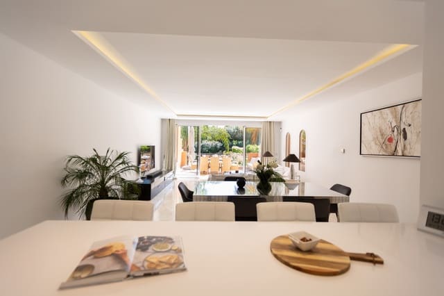 Apartamento de 3 habitaciones en Los Naranjos, Marbella en venta con garaje - 760.000 € (Ref: 8233899)