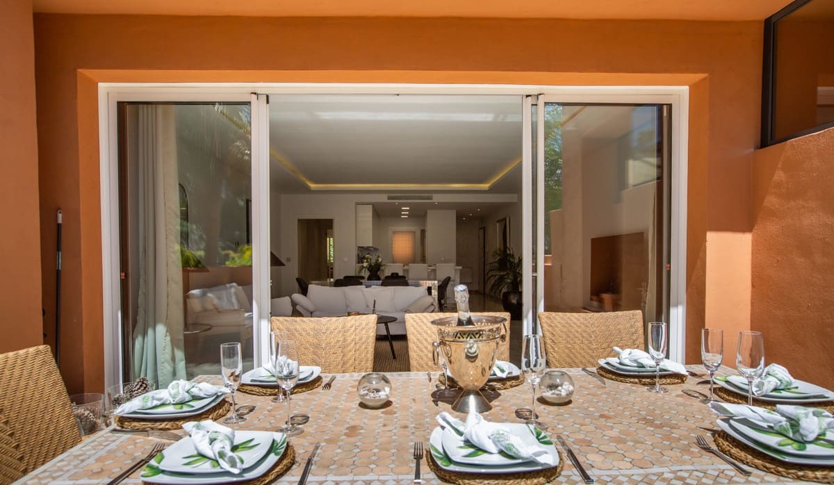 Apartamento de 3 habitaciones en Nueva Andalucia en venta con garaje - 760.000 € (Ref: 8233899)