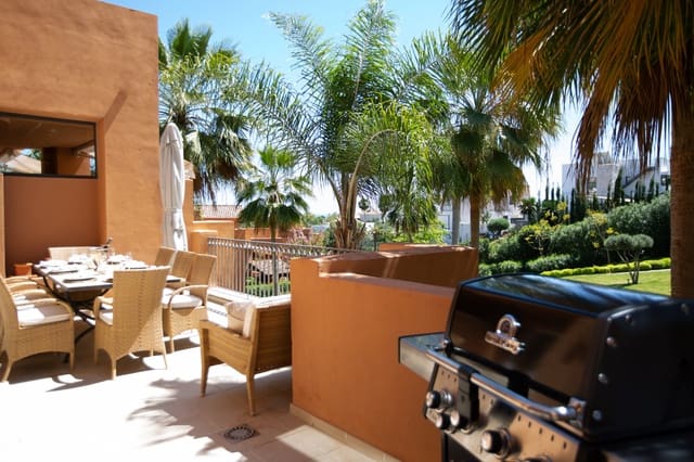 Apartamento de 3 habitaciones en Los Naranjos, Marbella en venta con garaje - 760.000 € (Ref: 8233899)