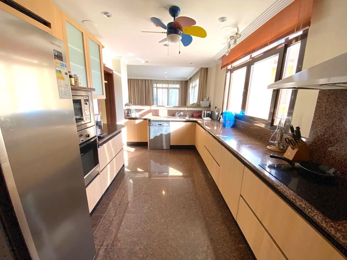 2 bedroom Apartment for sale in Puerto Banus with garage - € 1,200,000 (Ref: 8267607)