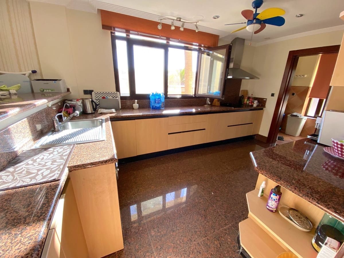 2 bedroom Apartment for sale in Puerto Banus with garage - € 1,200,000 (Ref: 8267607)