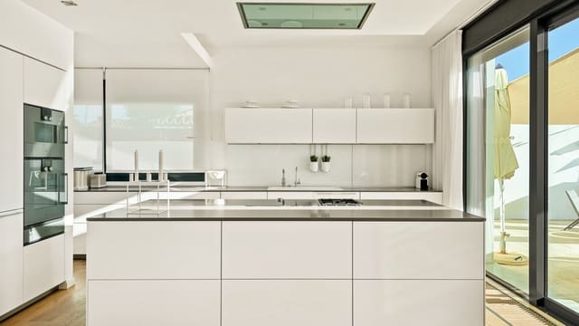 6 sypialnia Willa na kwatery wakacyjne w Las Chapas, Marbella z garażem - 6 500 € (Ref: 8288939)