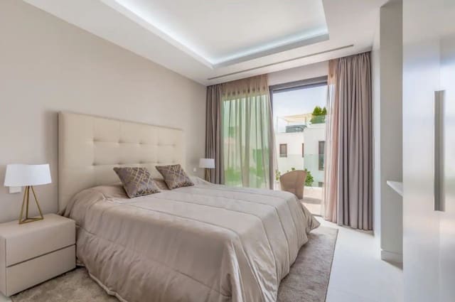 Villa/Maison de 5 chambres de location de vacances à Lomas De Marbella, Marbella - 10 000 € (Ref: 8315805)