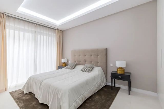 Villa/Maison de 5 chambres de location de vacances à Lomas De Marbella, Marbella - 10 000 € (Ref: 8315805)