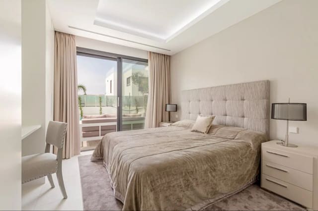 Villa/Maison de 5 chambres de location de vacances à Lomas De Marbella, Marbella - 10 000 € (Ref: 8315805)