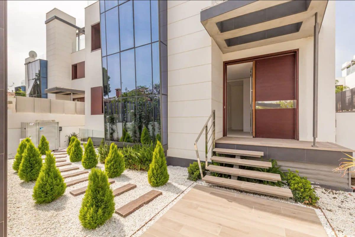 Villa/Maison de 5 chambres de location de vacances à Golden Mile - 10 000 € (Ref: 8315805)