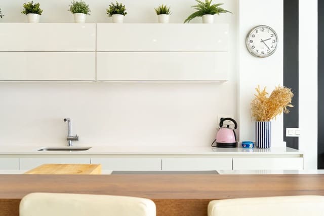 3 quarto Casa em Banda para arrendamento para férias em Las Chapas, Marbella - 3 500 € (Ref: 8332095)