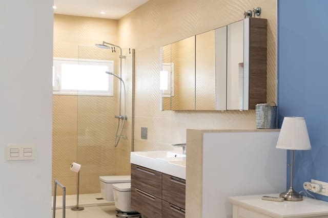 3 quarto Casa em Banda para arrendamento para férias em Las Chapas, Marbella - 3 500 € (Ref: 8332095)