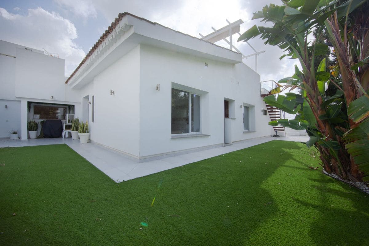 3 soverom Hus til salgs i Marbella - € 3 500 (Ref: 8332095)