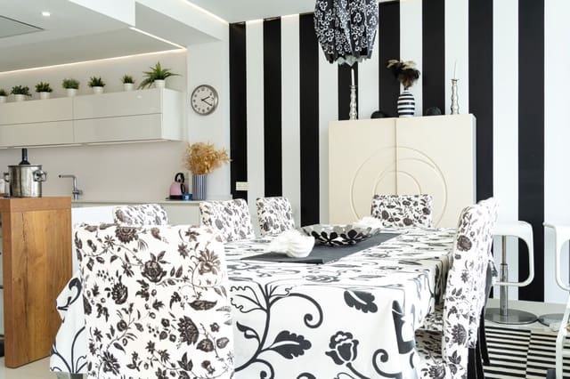 3 quarto Casa em Banda para arrendamento para férias em Las Chapas, Marbella - 3 500 € (Ref: 8332095)