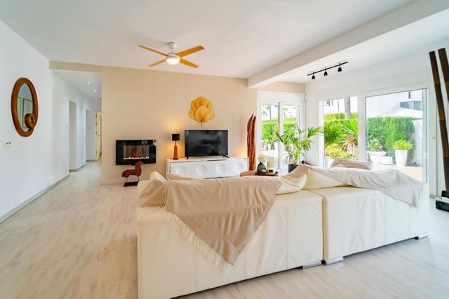 Chalet de 4 habitaciones en Marbesa, Marbella en alquiler con garaje - 6.500 € (Ref: 8334630)