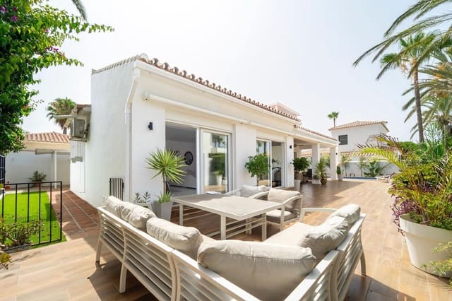 Chalet de 4 habitaciones en Marbesa, Marbella en alquiler con garaje - 6.500 € (Ref: 8334630)