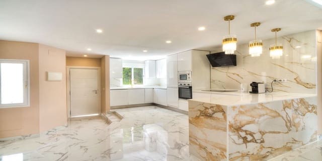 4 makuuhuone Rivitalo vuokrattavana paikassa La Dama de Noche - La Alzambra, Marbella mukana 
autotalli - 3 900 € (Ref: 8456833)