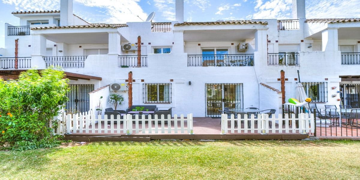 4 soveværelse Rækkehus til leje i Marbella med garage - € 3.900 (Ref: 8456833)