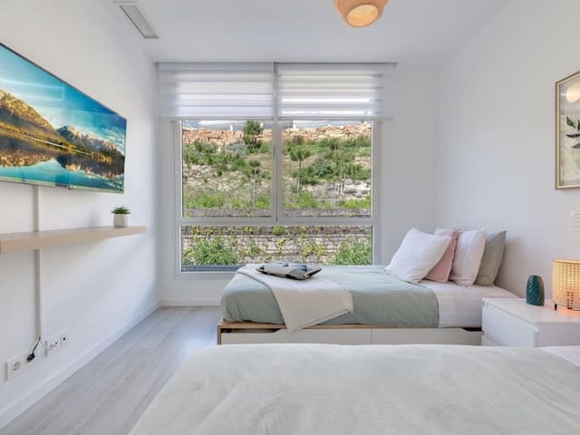 3 sypialnia Dom szeregowy do wynajęcia w Cancelada, Estepona - 3 400 € (Ref: 8463528)