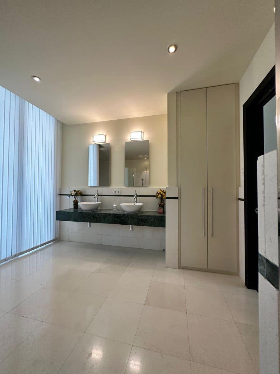 5 soveværelse Villa til leje i Marbella - € 13.000 (Ref: 8463529)