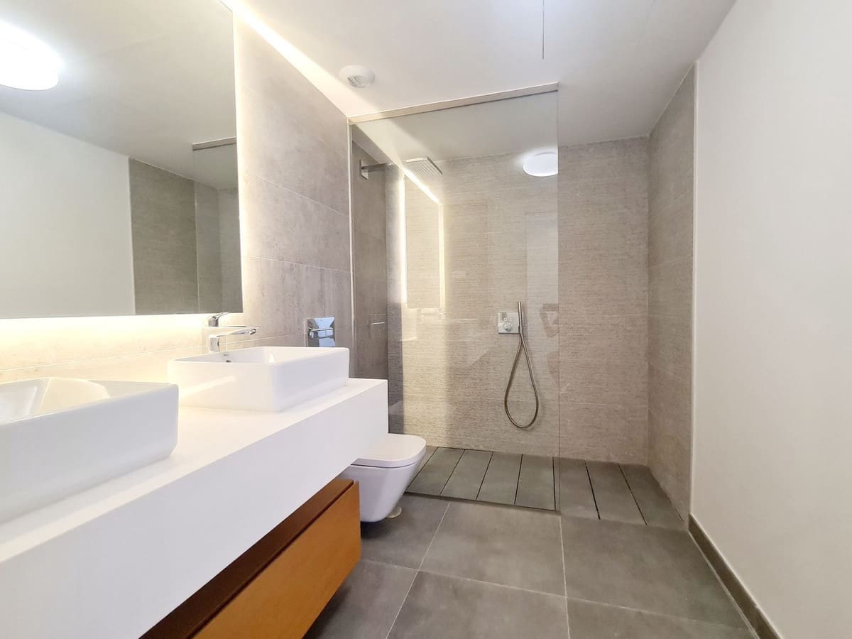 3 quarto Moradia em Banda para arrendar em El Faro com garagem - 3 400 € (Ref: 8498658)