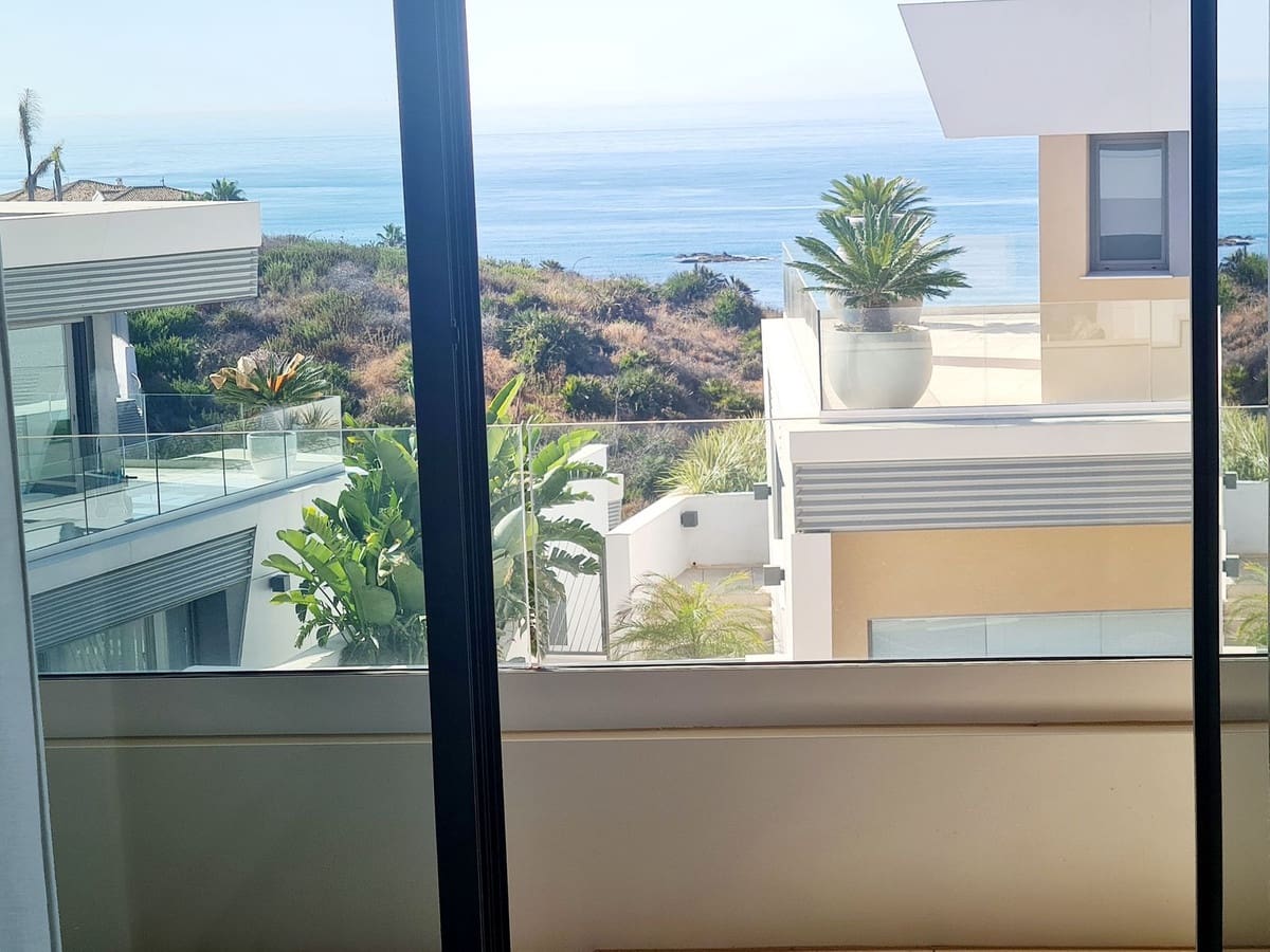 3 quarto Moradia em Banda para arrendar em El Faro com garagem - 3 400 € (Ref: 8498658)