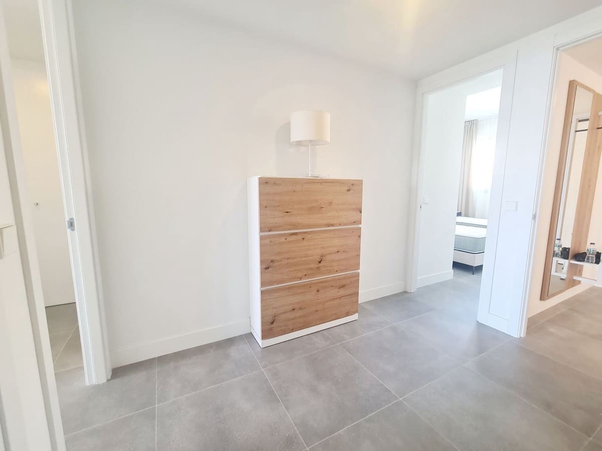 3 quarto Moradia em Banda para arrendar em El Faro com garagem - 3 400 € (Ref: 8498658)