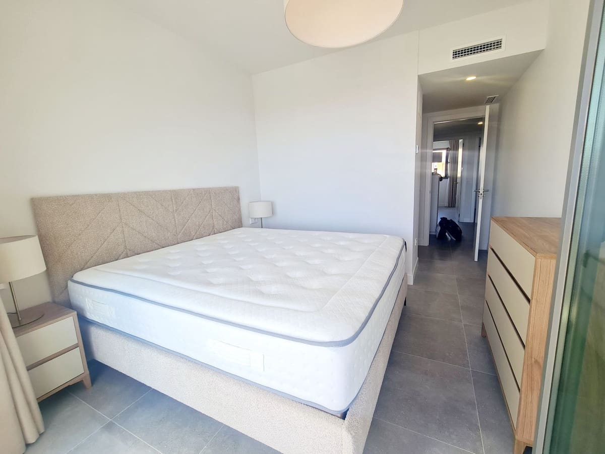 3 quarto Moradia em Banda para arrendar em El Faro com garagem - 3 400 € (Ref: 8498658)