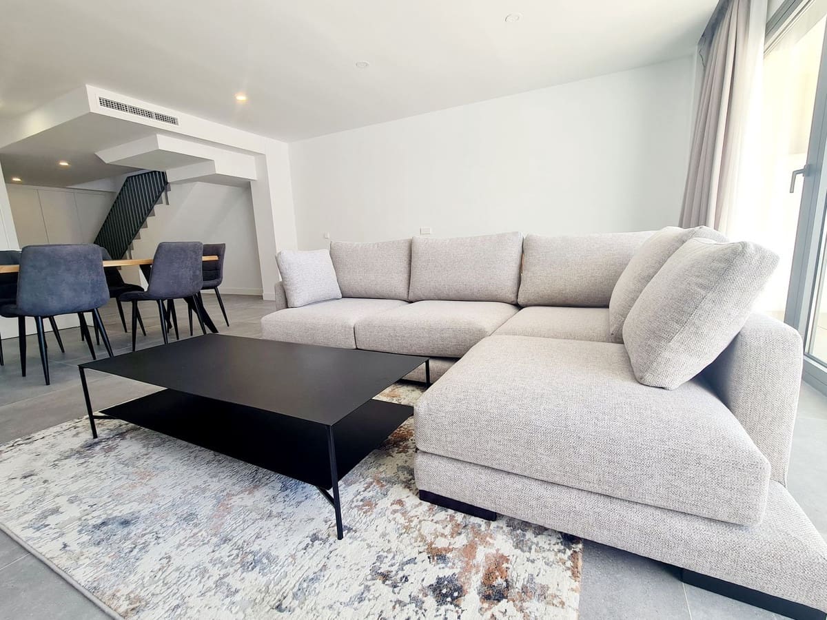 3 quarto Moradia em Banda para arrendar em El Faro com garagem - 3 400 € (Ref: 8498658)