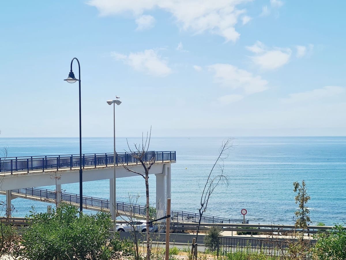 3 quarto Moradia em Banda para arrendar em El Faro com garagem - 3 400 € (Ref: 8498658)