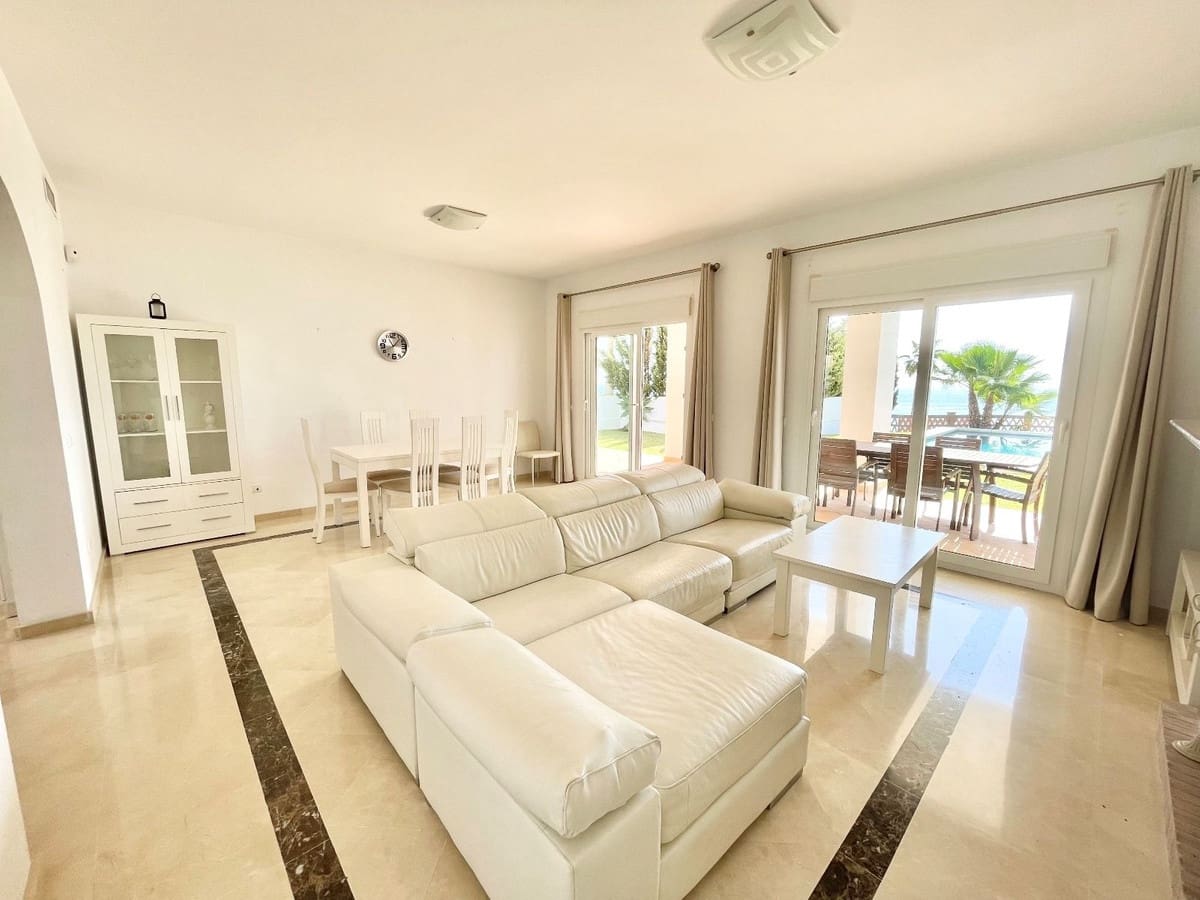 4 soveværelse Villa til leje i Mijas Costa med garage - € 5.500 (Ref: 8504079)