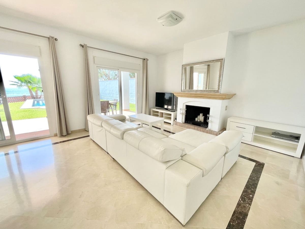 4 soveværelse Villa til leje i Mijas Costa med garage - € 5.500 (Ref: 8504079)