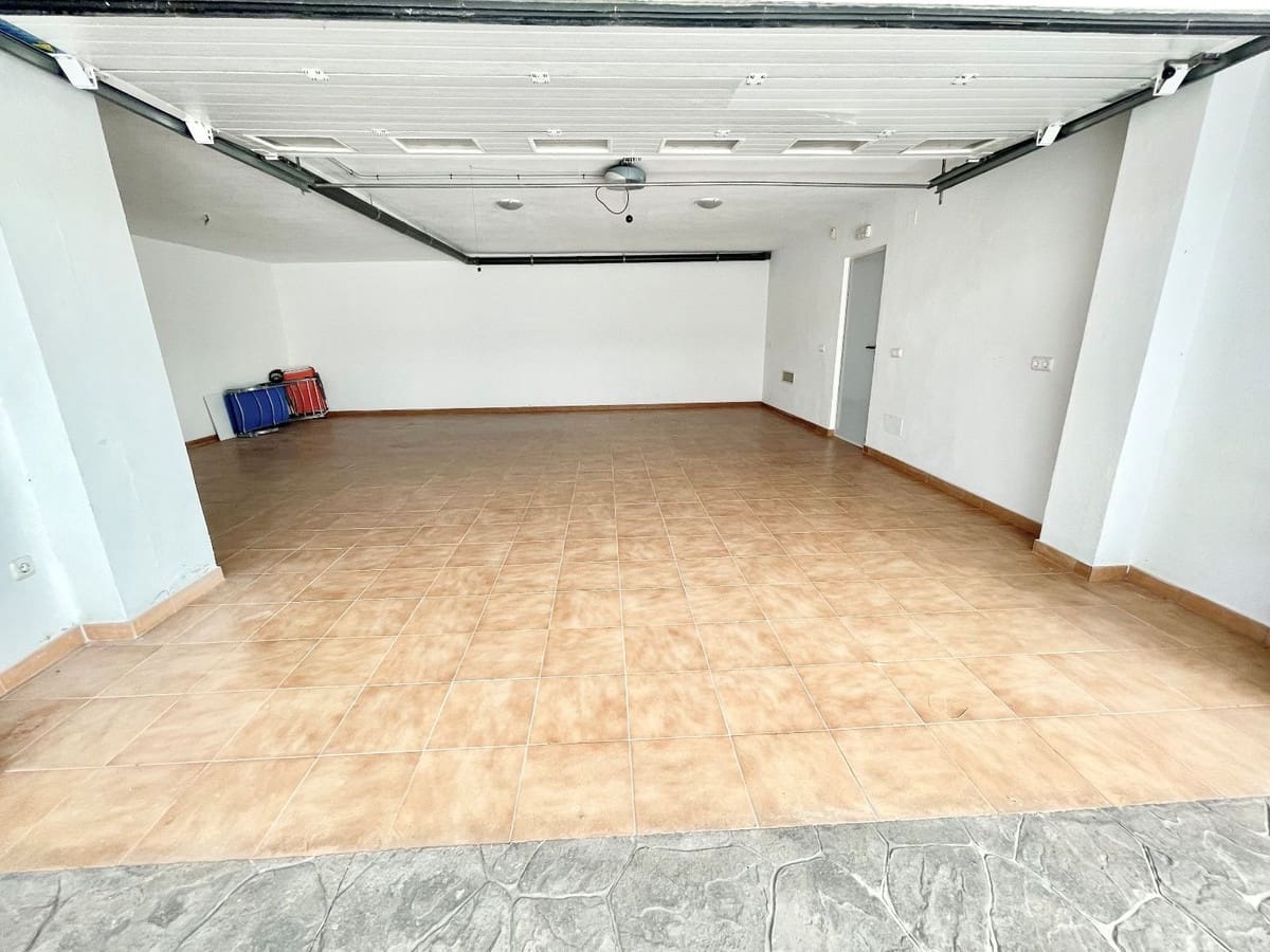 4 soveværelse Villa til leje i Mijas Costa med garage - € 5.500 (Ref: 8504079)