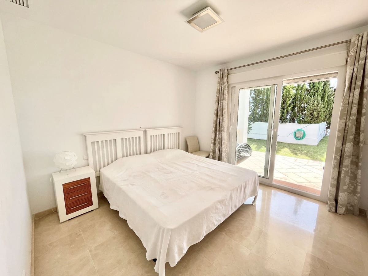 4 soveværelse Villa til leje i Mijas Costa med garage - € 5.500 (Ref: 8504079)