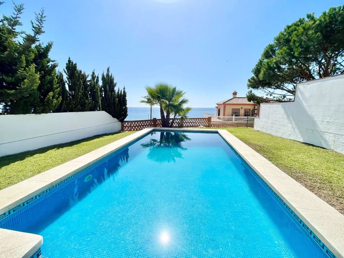 4 soveværelse Villa til leje i Mijas Costa med garage - € 5.500 (Ref: 8504079)