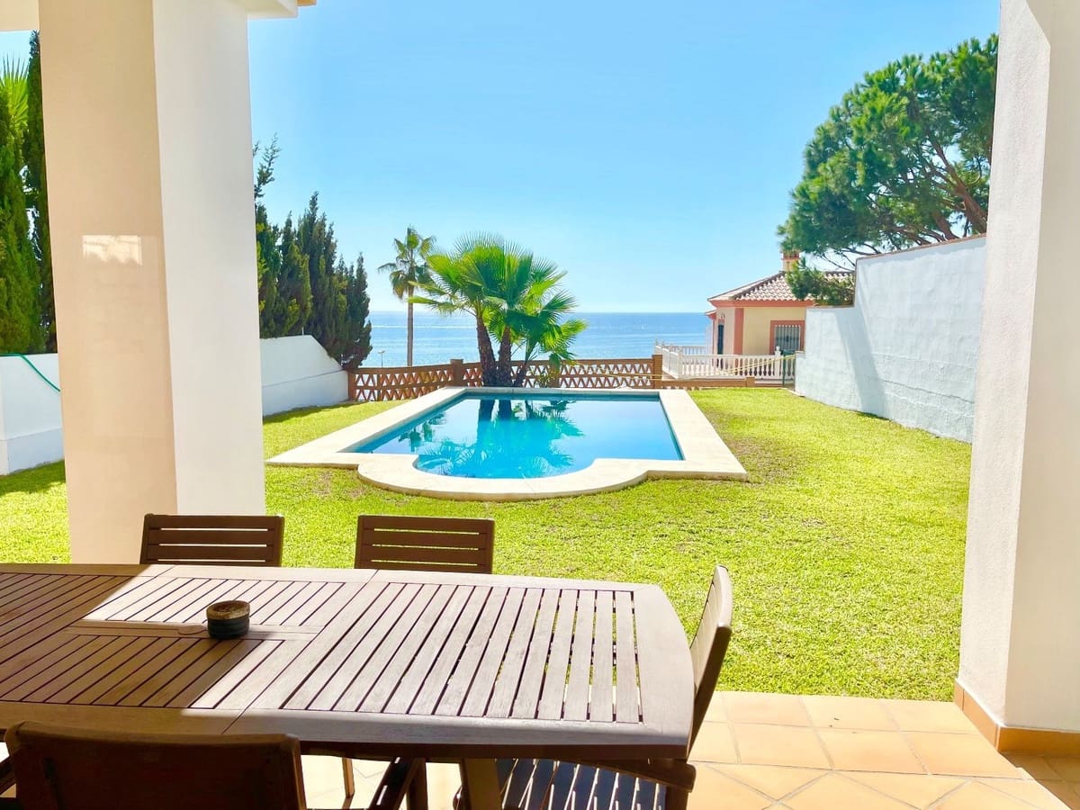 4 soveværelse Villa til leje i Mijas Costa med garage - € 5.500 (Ref: 8504079)