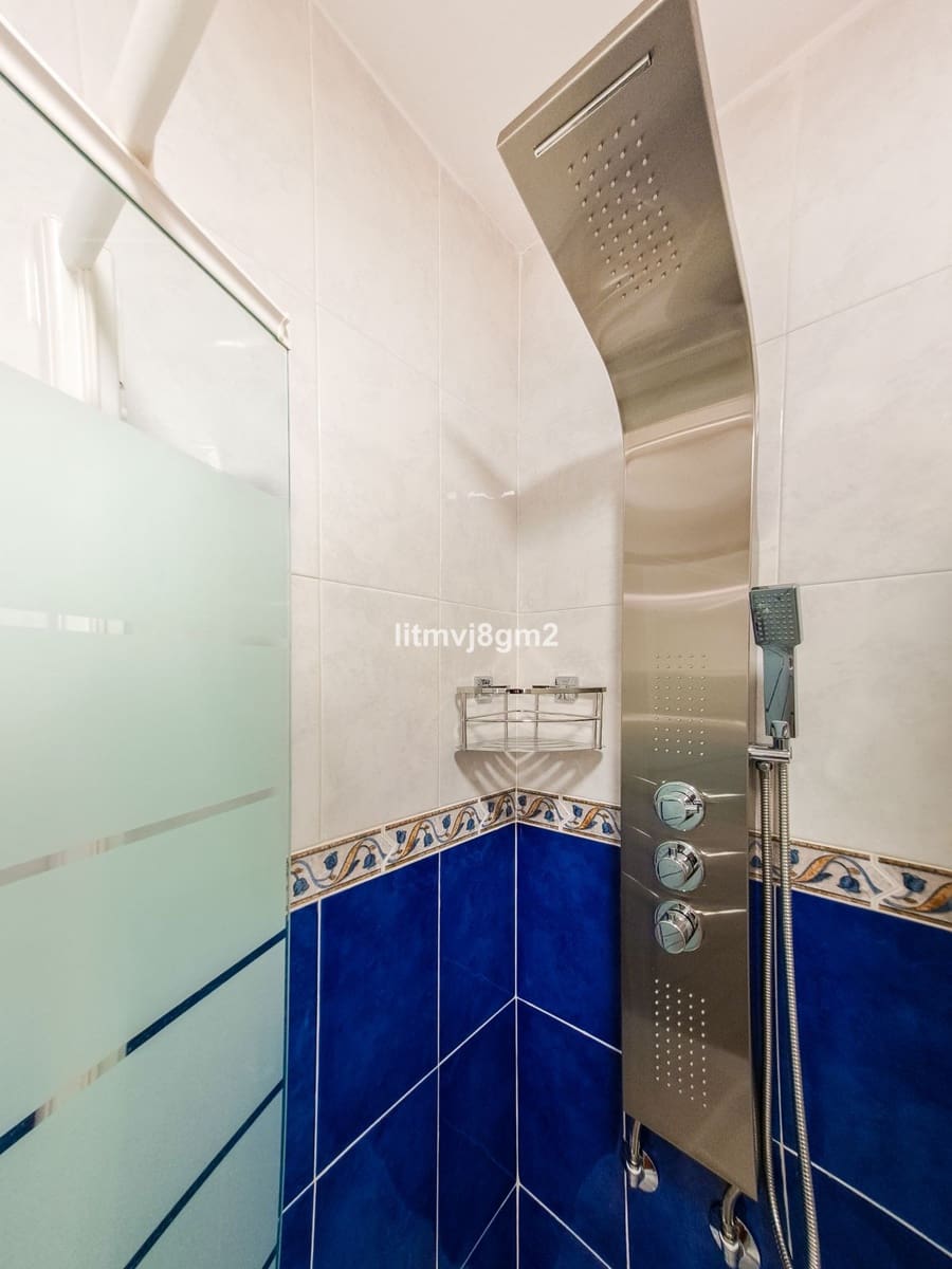 3 slaapkamer Rijtjeshuis te huur in Calahonda met garage - € 2.400 (Ref: 8556728)