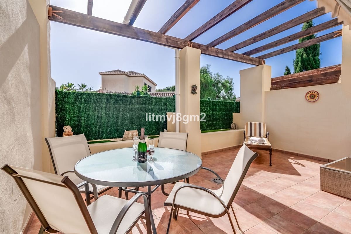 3 slaapkamer Rijtjeshuis te huur in Calahonda met garage - € 2.400 (Ref: 8556728)