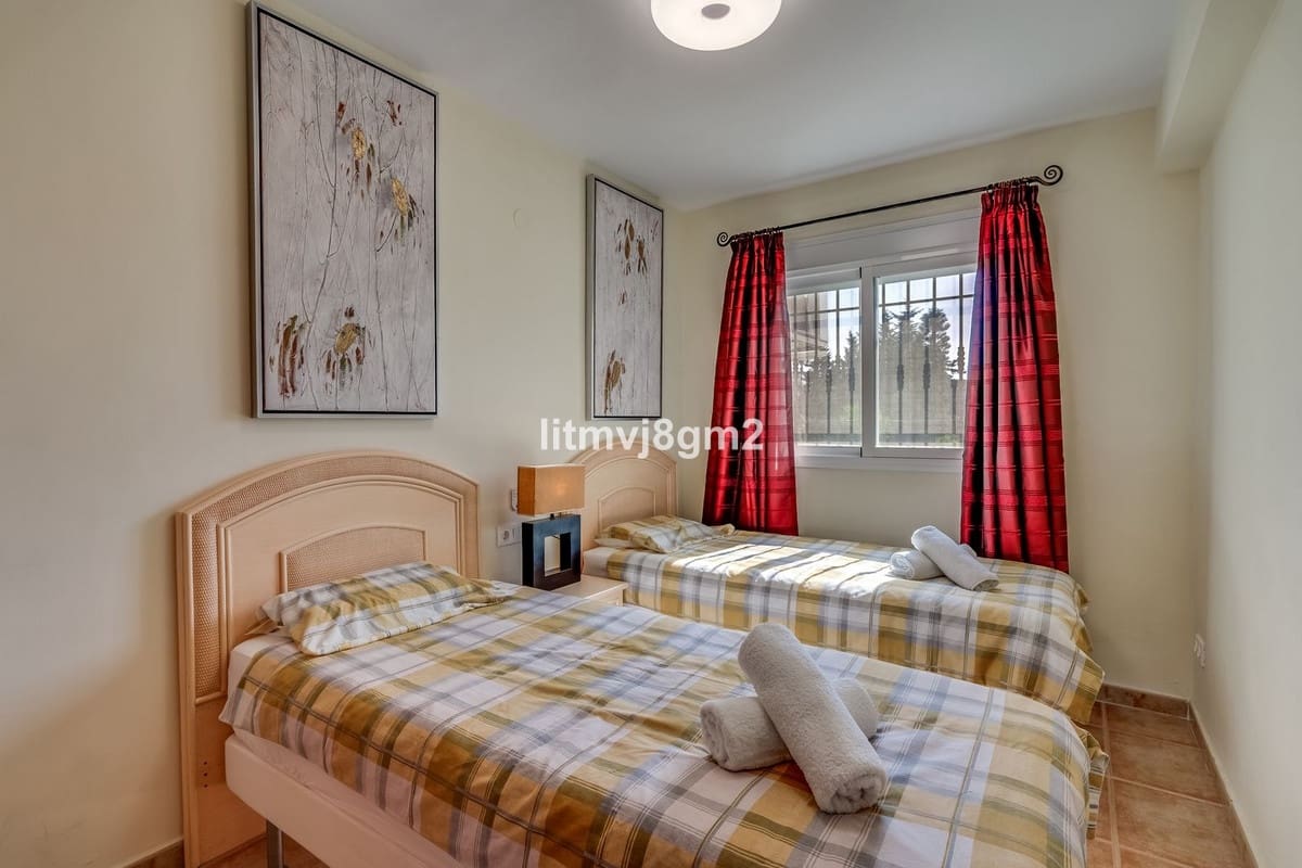 3 slaapkamer Rijtjeshuis te huur in Calahonda met garage - € 2.400 (Ref: 8556728)