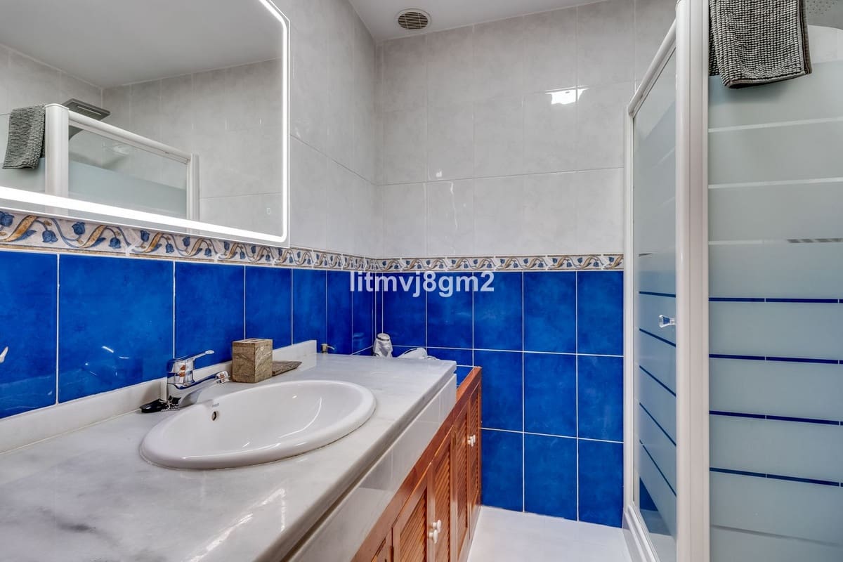 3 slaapkamer Rijtjeshuis te huur in Calahonda met garage - € 2.400 (Ref: 8556728)