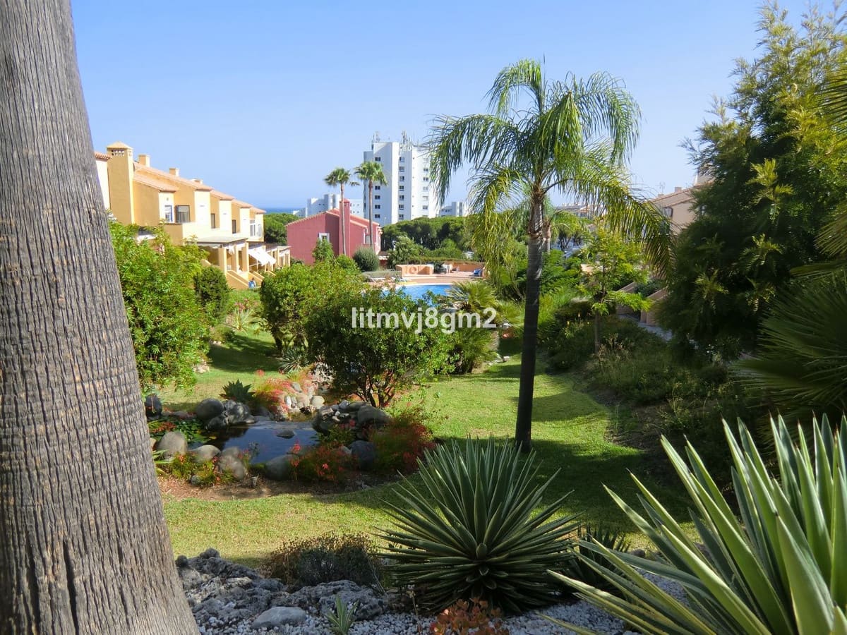 3 slaapkamer Rijtjeshuis te huur in Calahonda met garage - € 2.400 (Ref: 8556728)