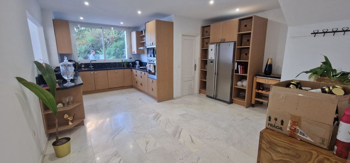 4 soverom Villa til leie i Marbella med garasje - € 5 500 (Ref: 8582043)