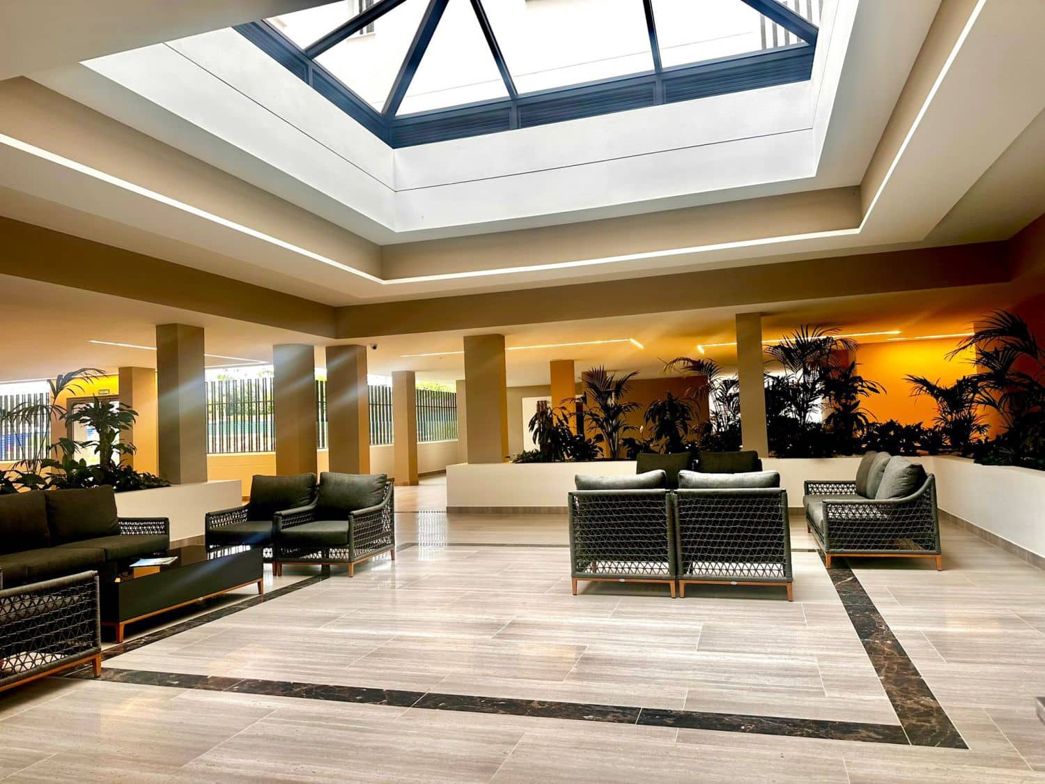 4 soveværelse Penthouse til leje i Marbella med garage - € 4.500 (Ref: 8603502)