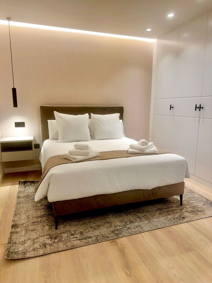 4 soveværelse Penthouse til leje i Marbella med garage - € 4.500 (Ref: 8603502)