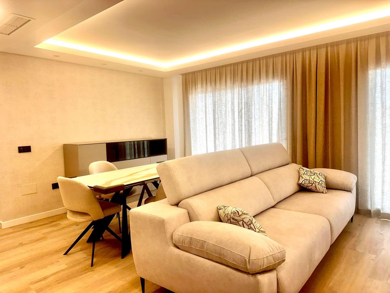 4 soveværelse Penthouse til leje i Marbella med garage - € 4.500 (Ref: 8603502)