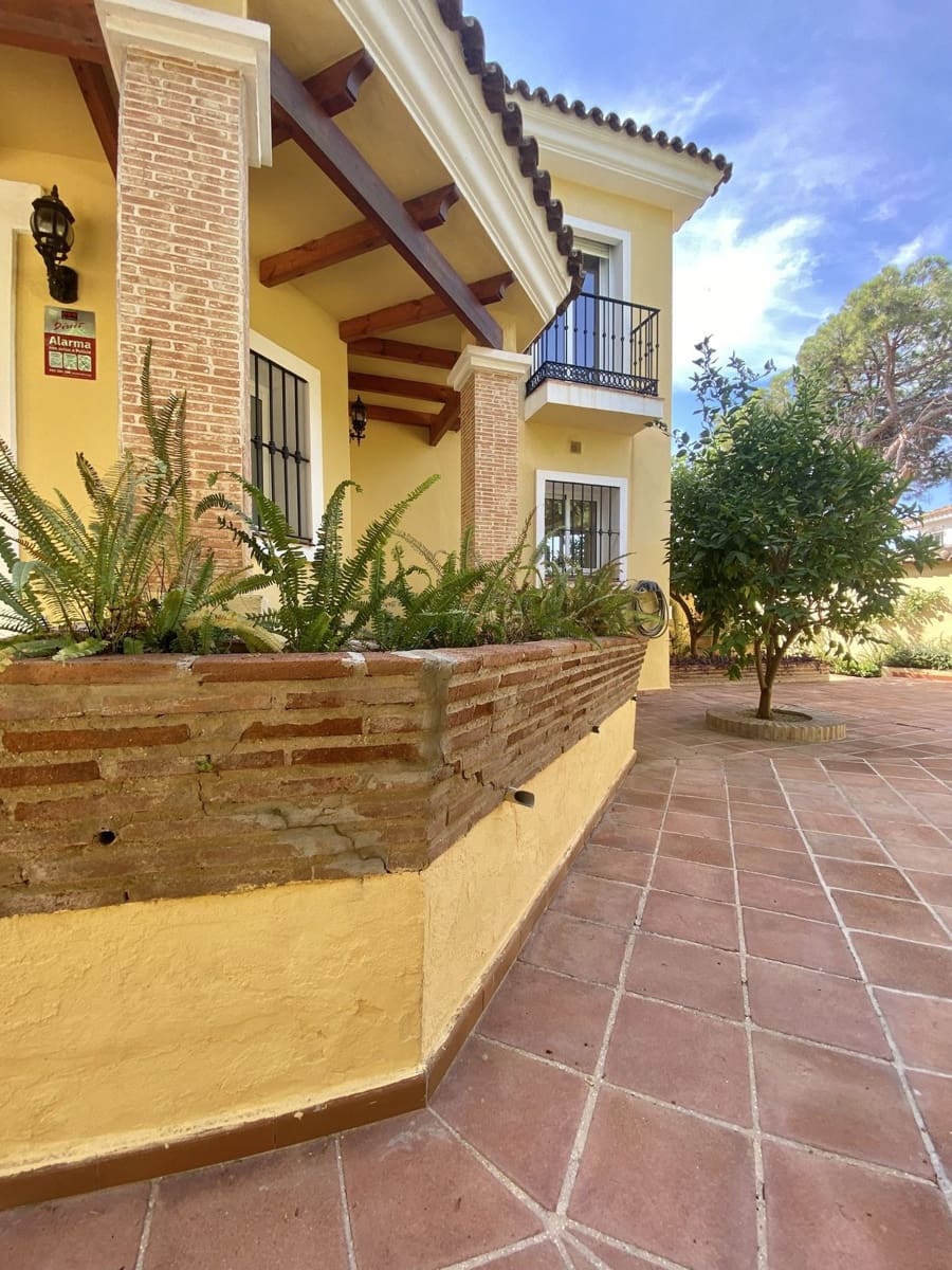 5 soveværelse Villa til leje i Marbella med garage - € 5.500 (Ref: 8603503)