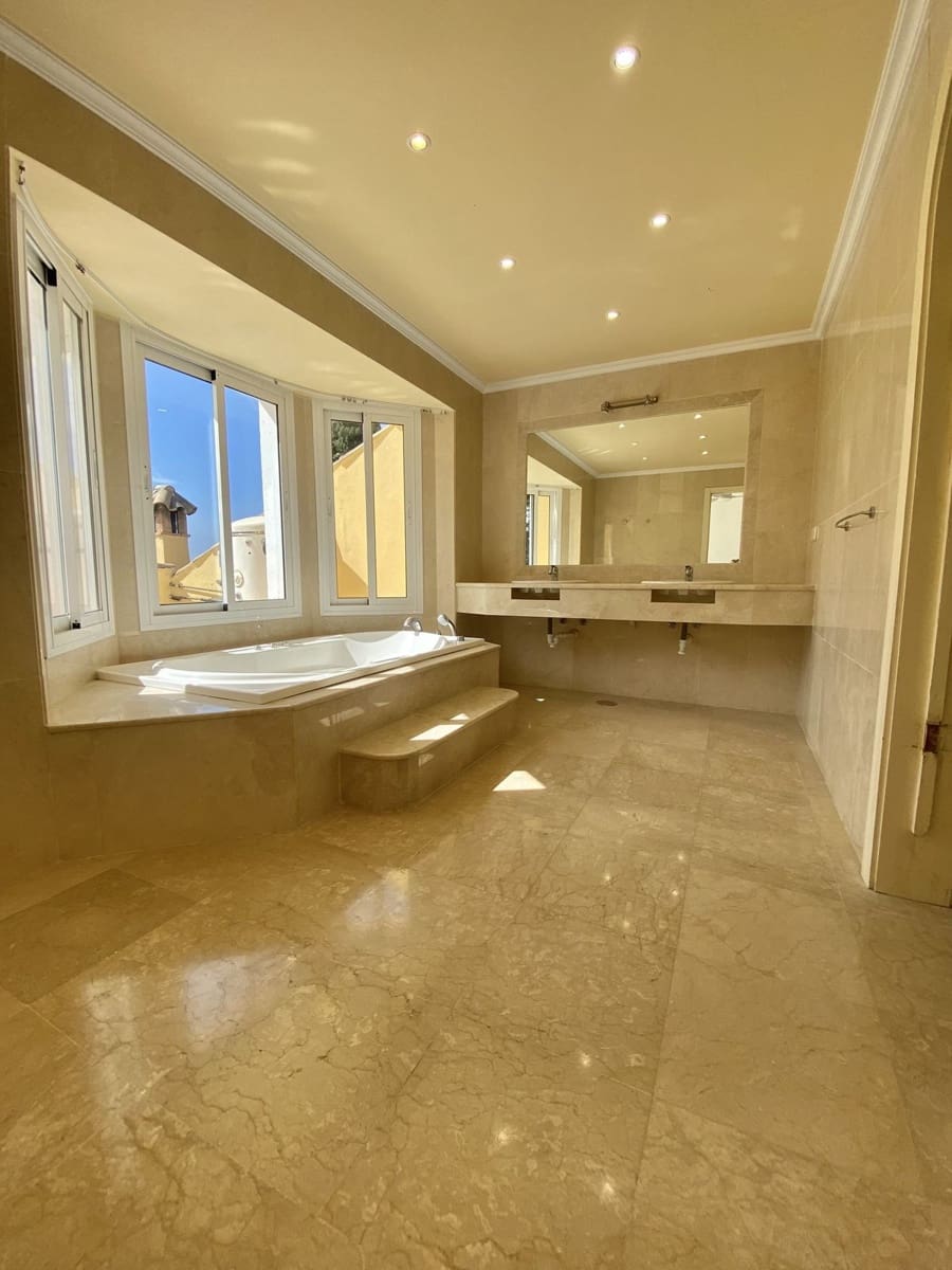 5 soveværelse Villa til leje i Marbella med garage - € 5.500 (Ref: 8603503)