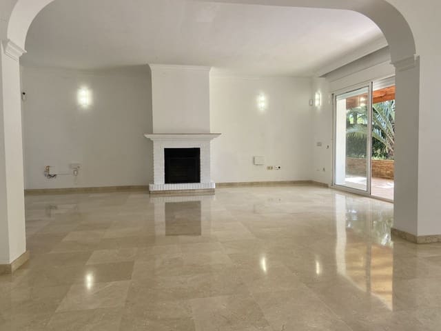 5 bedroom Villa for rent in El Rosario, Marbella with garage - € 5,500 (Ref: 8603503)