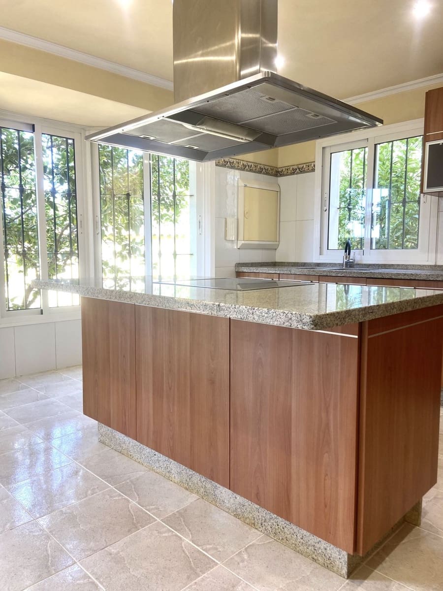 5 soveværelse Villa til leje i Marbella med garage - € 5.500 (Ref: 8603503)