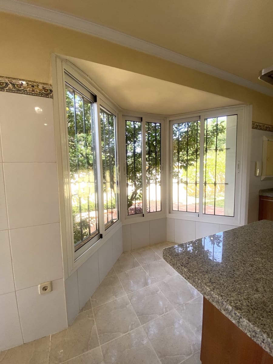 5 soveværelse Villa til leje i Marbella med garage - € 5.500 (Ref: 8603503)