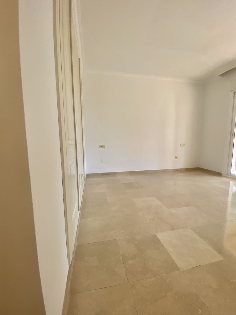 5 soveværelse Villa til leje i Marbella med garage - € 5.500 (Ref: 8603503)