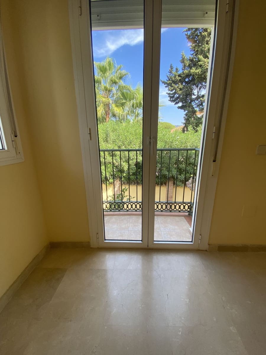 5 soveværelse Villa til leje i Marbella med garage - € 5.500 (Ref: 8603503)