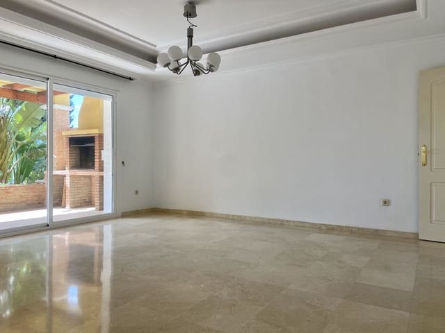 5 bedroom Villa for rent in El Rosario, Marbella with garage - € 5,500 (Ref: 8603503)